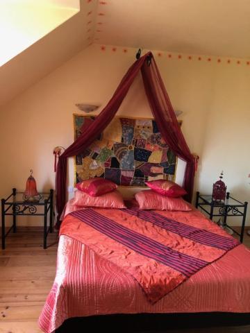 Les Trois Cornets Hotel Saint-Ouen-des-Champs Bagian luar foto